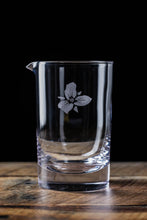 Load image into Gallery viewer, Trillium Cristallo Mixing Glass
